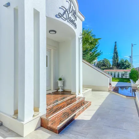 Villa Danica With Heated Pool And Jacuzzi Kastela Exterior photo