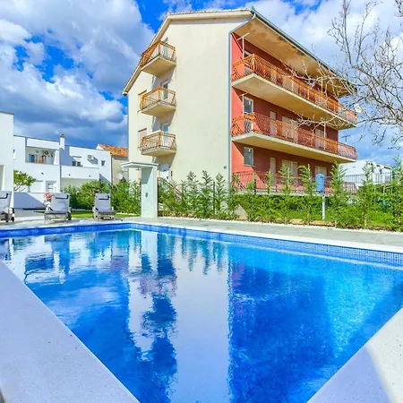Villa Danica With Heated Pool And Jacuzzi Kastela Exterior photo
