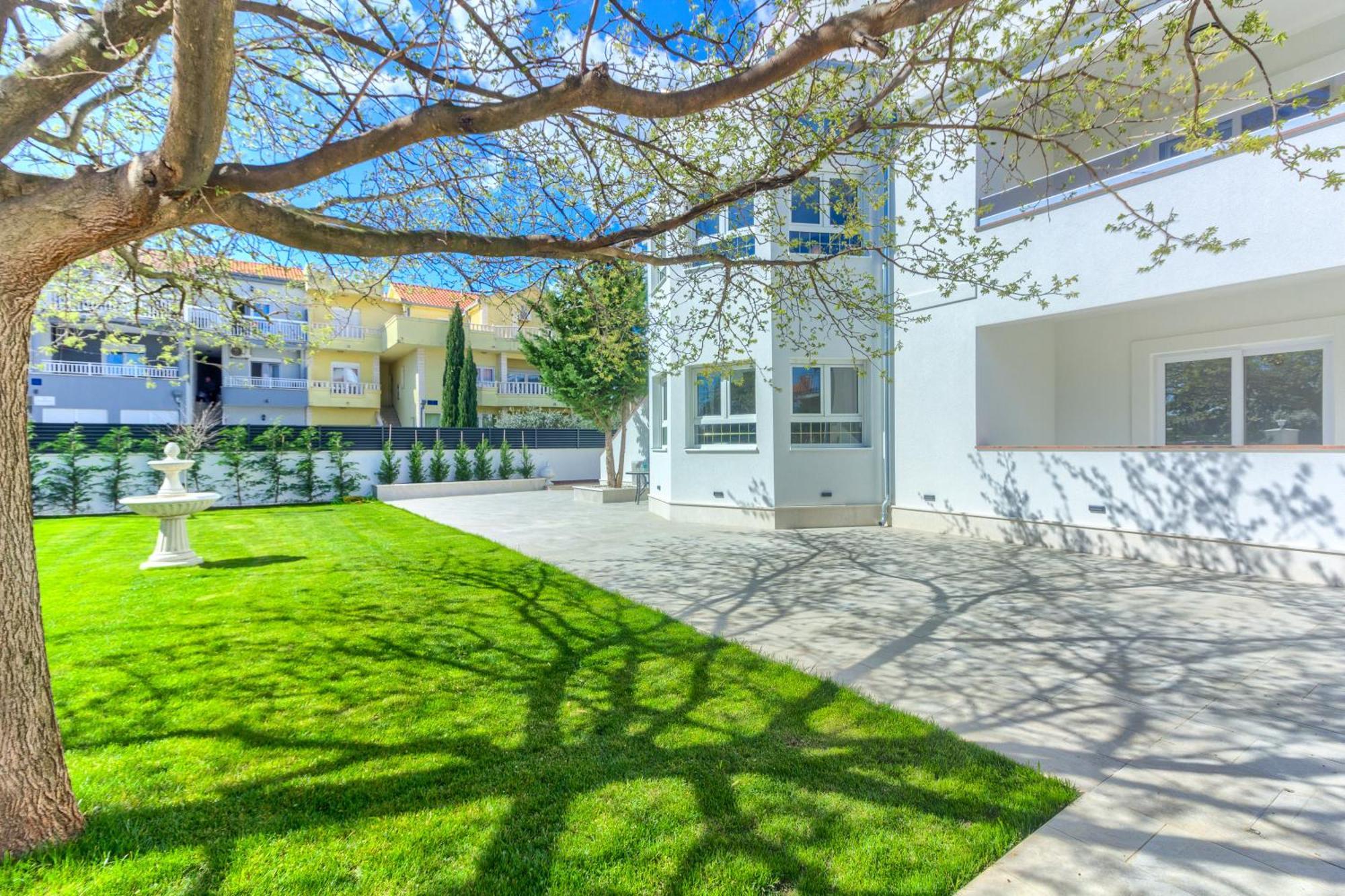 Villa Danica With Heated Pool And Jacuzzi Kaštela