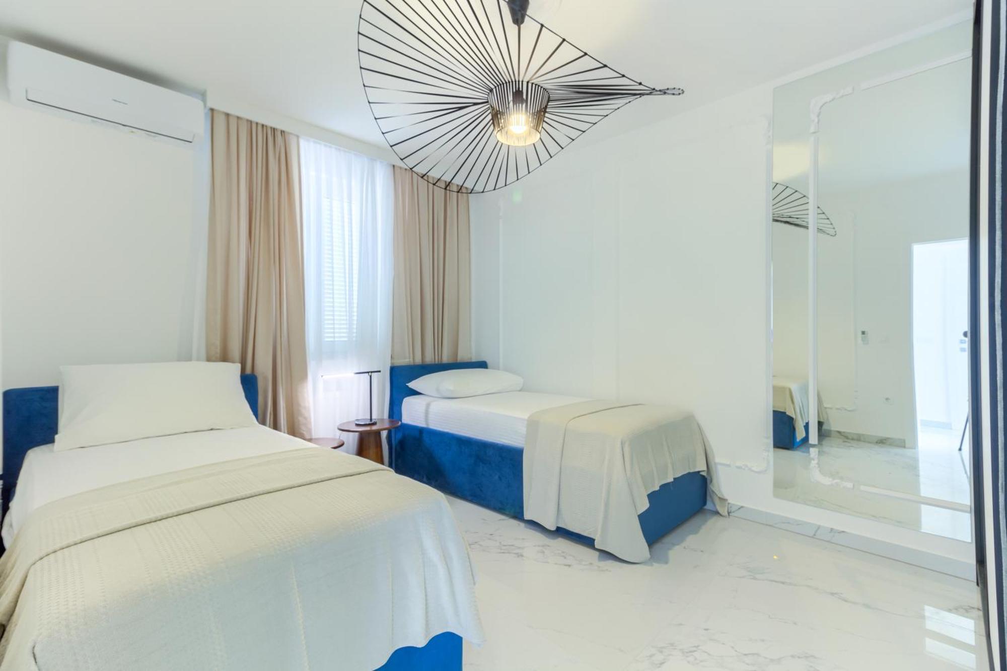 Danica With Heated Pool And Jacuzzi Villa
