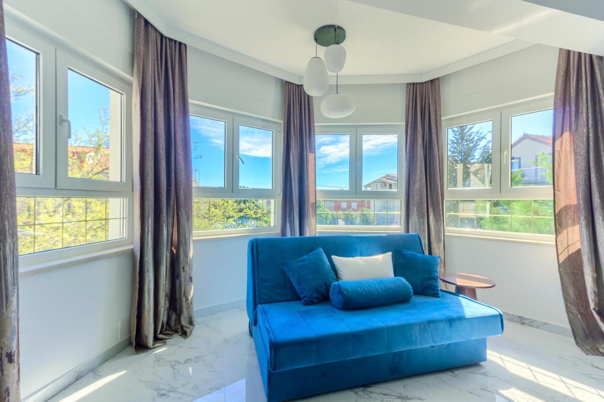 Villa Danica With Heated Pool And Jacuzzi Kastela