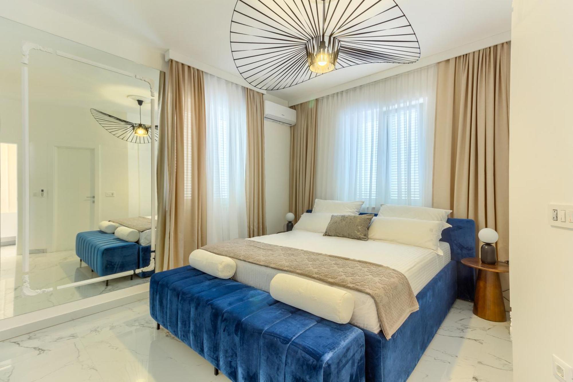 Danica With Heated Pool And Jacuzzi Kastela