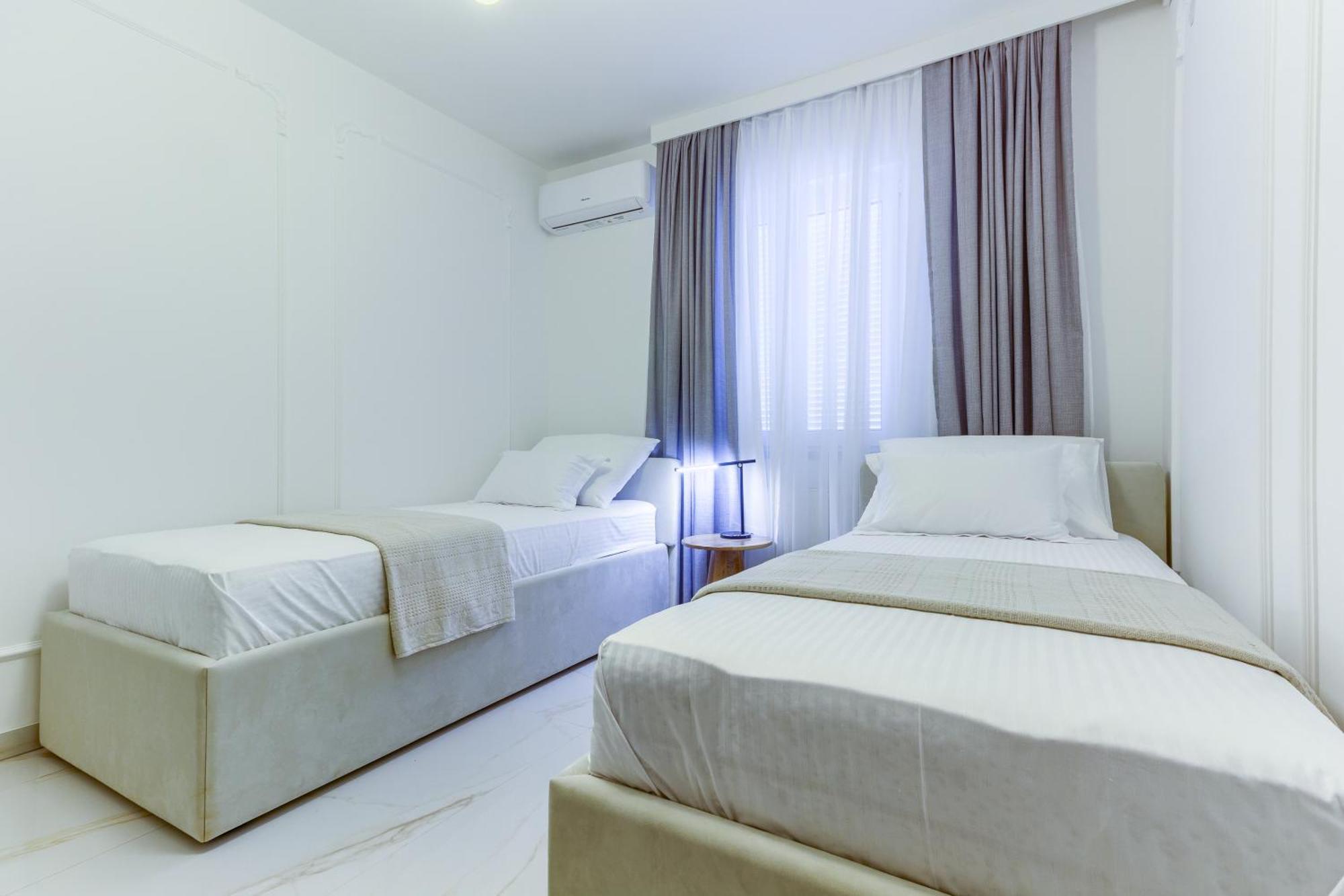 Danica With Heated Pool And Jacuzzi Villa